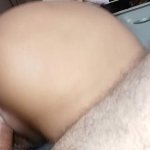 hij liet me vijf keer ejaculeren schreeuwend porno kijken en hij kwam binnenin ik voelde het sperma sterk komen