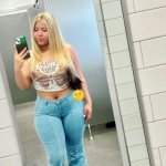 Miami pawg with pink pussy gets creampied