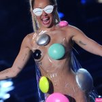 Miley Cyrus Planning Naked Concert