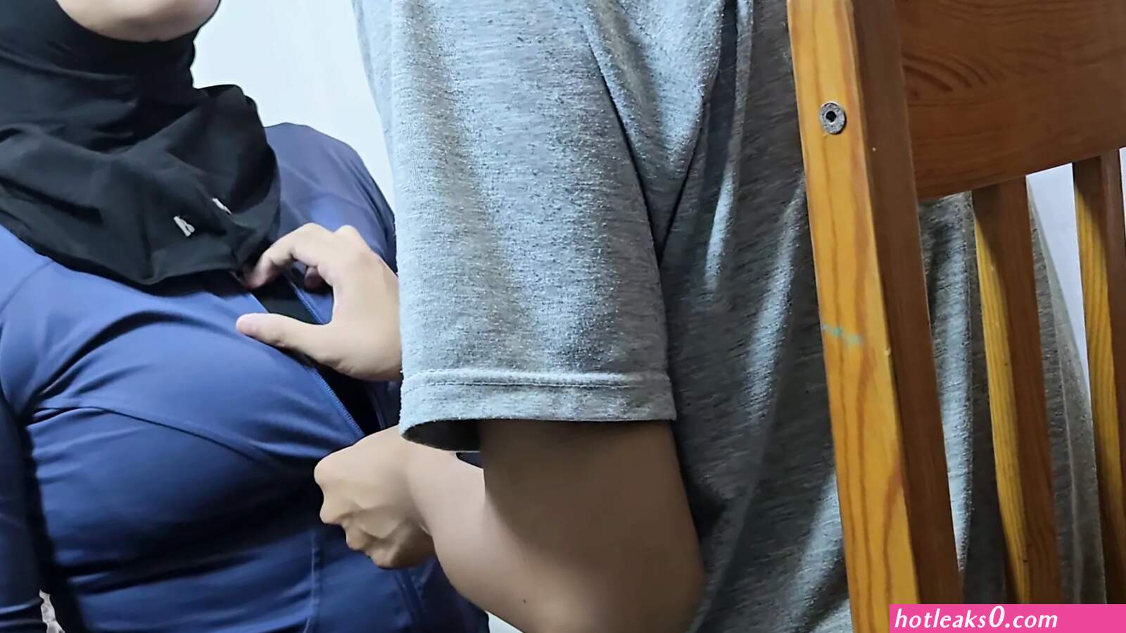 Satin hijab indo masturbation 1